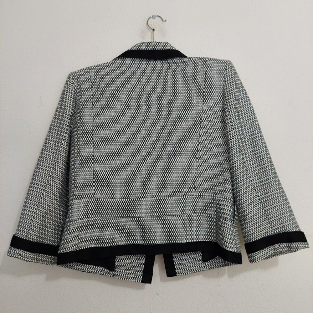 Doncaster Collection Notch Blazer Coat Size 6 White Silver Black Trim‎ Button Up - Picture 7 of 10